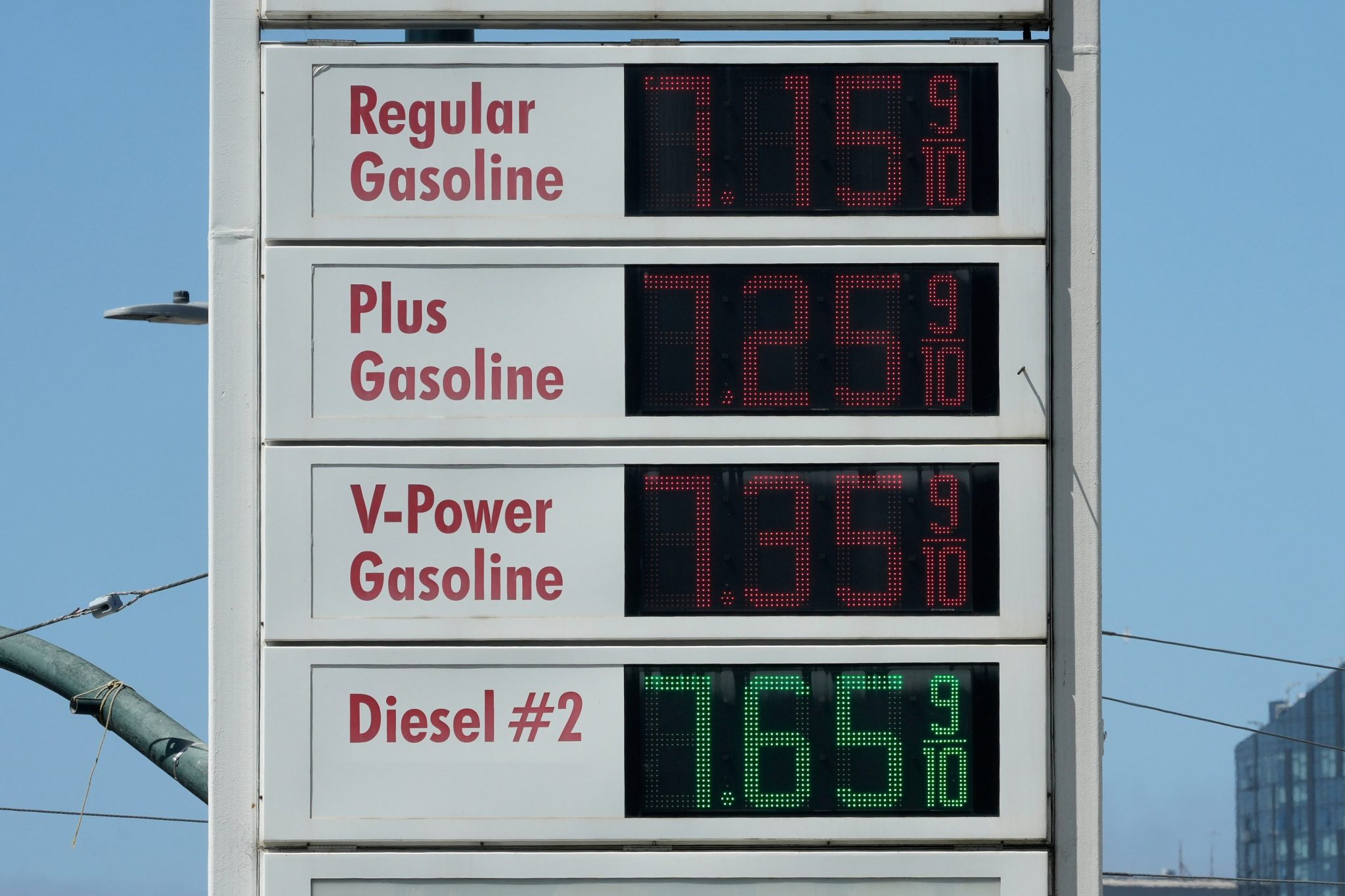 Gas station owners have found a use case for AI, lawsuit says: colluding to fix prices
