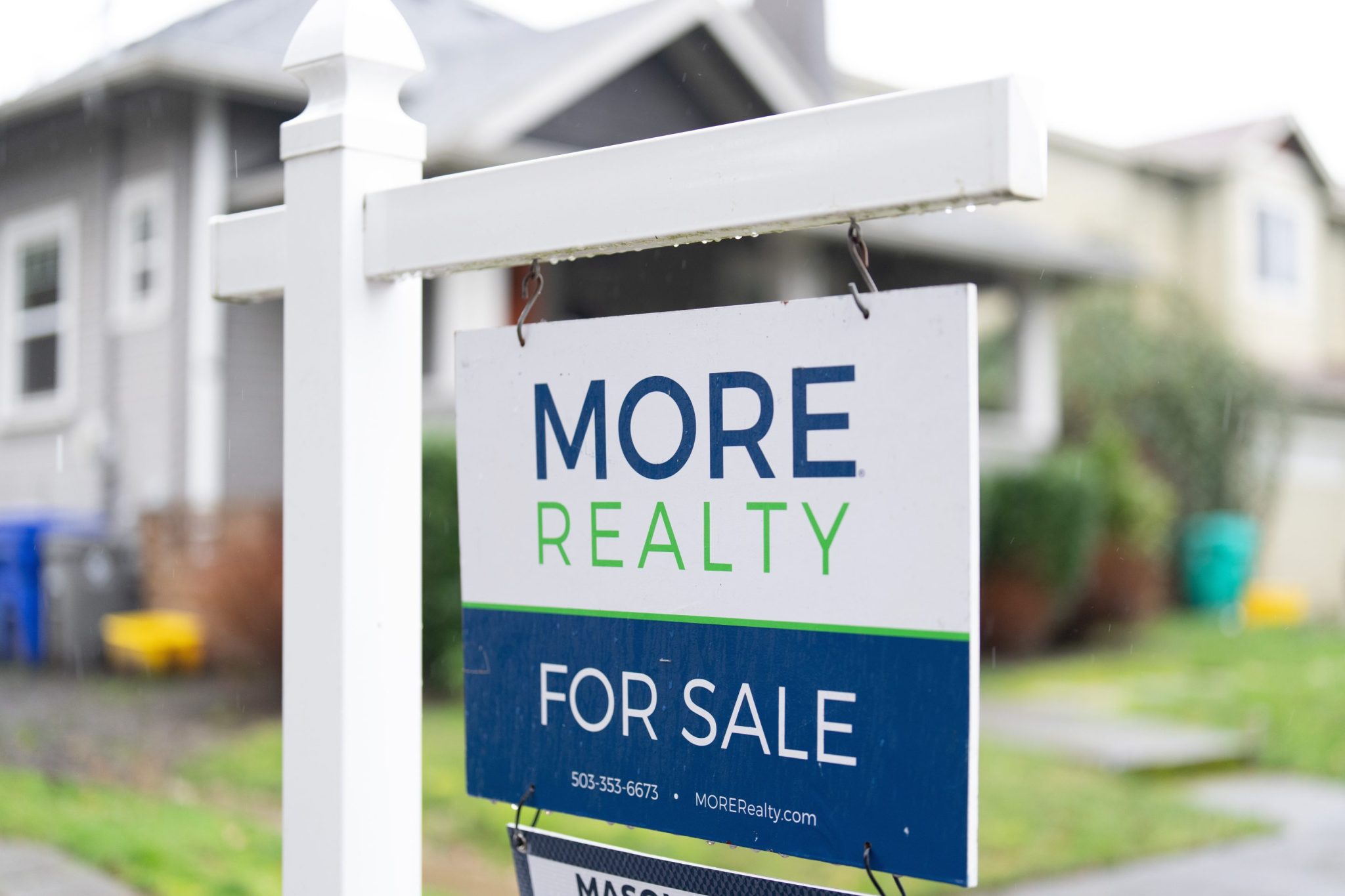 Mortgage rate rises to 6.52% from 6.48%, near yearlong high