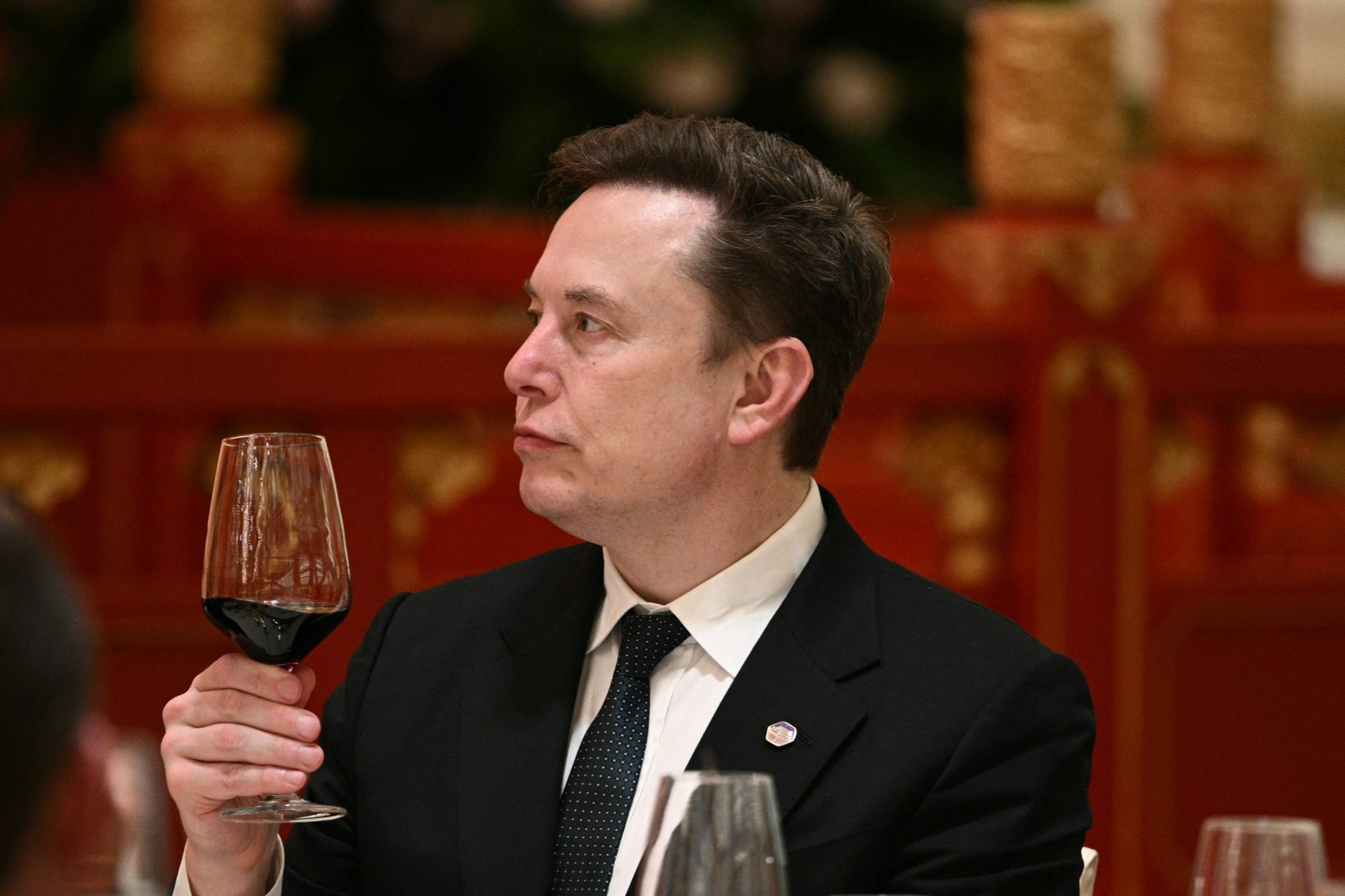 Jamie Dimon called Elon Musk the ‘Edison of our time’ as JPMorgan hosted SpaceX’s $75 billion IPO roadshow—and even invited Musk’s mom