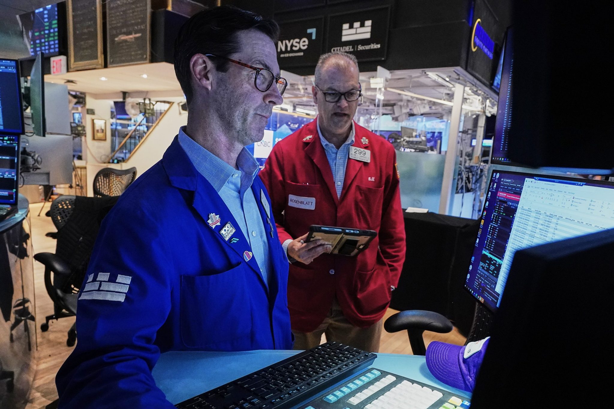 Markets have worst day since October as tech stocks lead the way down, traders lose hope of rate cut